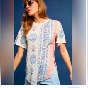 ANTHROPOLOGIE Postmark
Paisley Delilah Split Tee Shirt